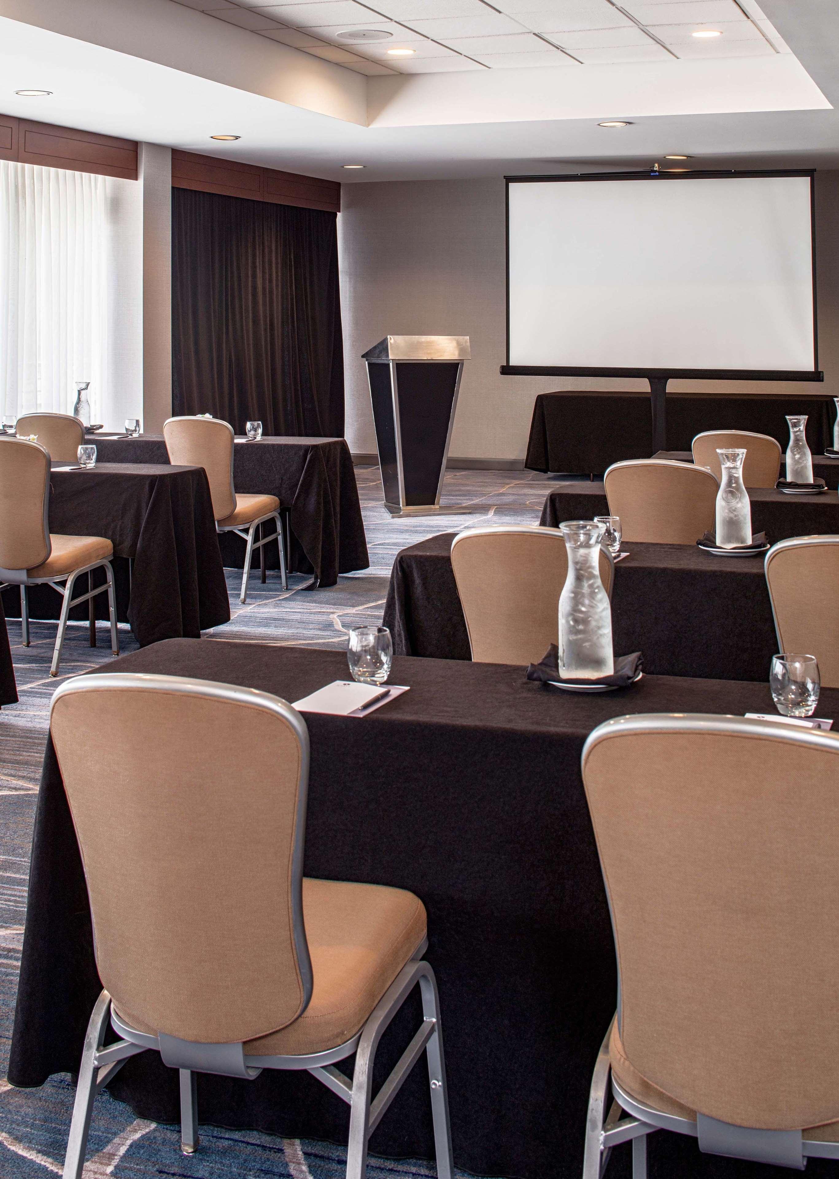 Sonesta Hotel Houston Iah Airport Экстерьер фото