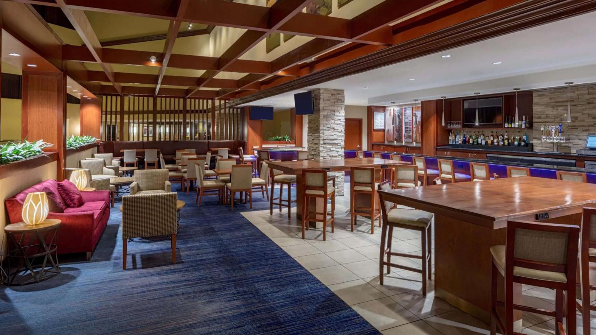 Sonesta Hotel Houston Iah Airport Экстерьер фото